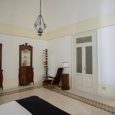 مبيت وإفطار مولا دي باري Palazzo Introna المظهر الخارجي الصورة