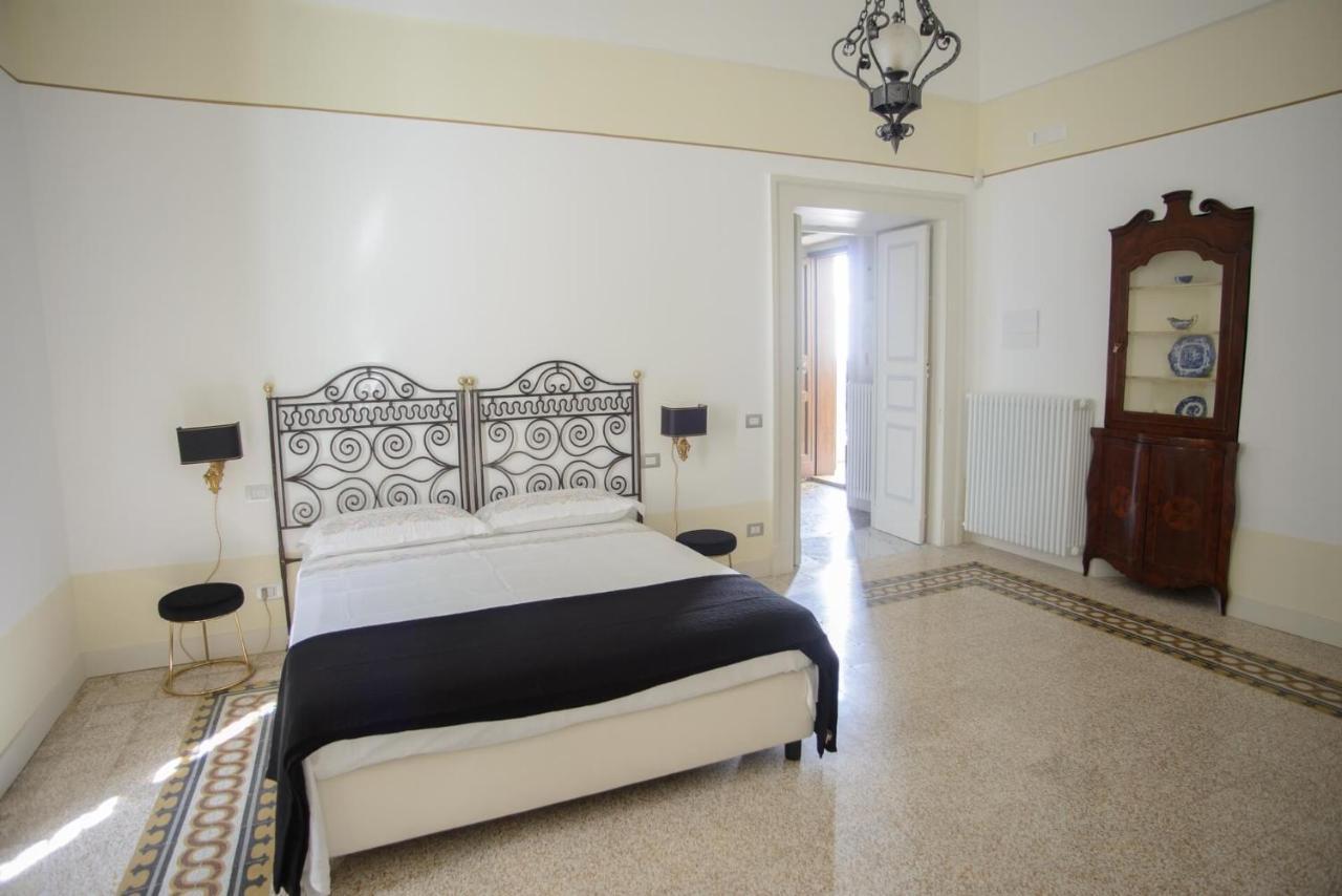 مبيت وإفطار مولا دي باري Palazzo Introna المظهر الخارجي الصورة